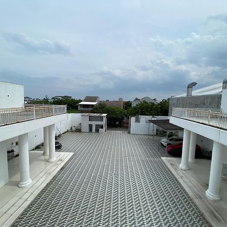 Griya Rw Family Guest House Redpartner Solo Exteriér fotografie