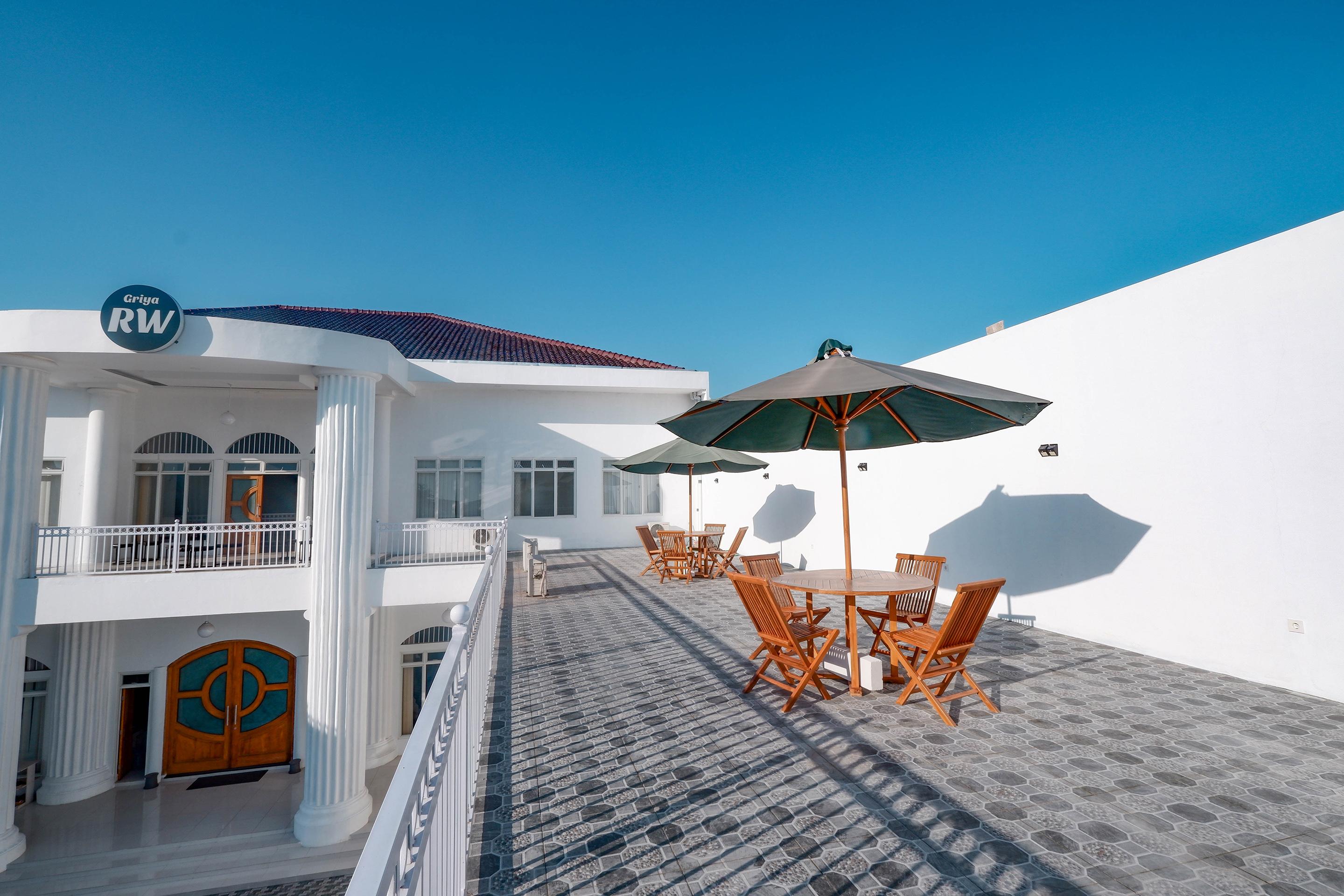Griya Rw Family Guest House Redpartner Solo Exteriér fotografie