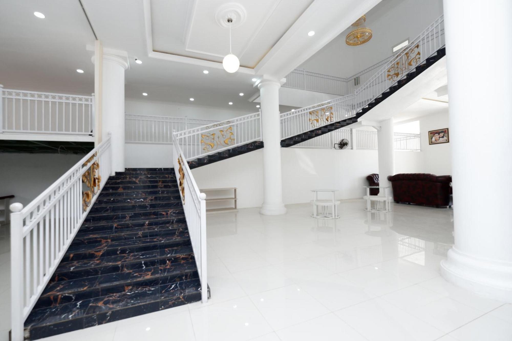 Griya Rw Family Guest House Redpartner Solo Exteriér fotografie