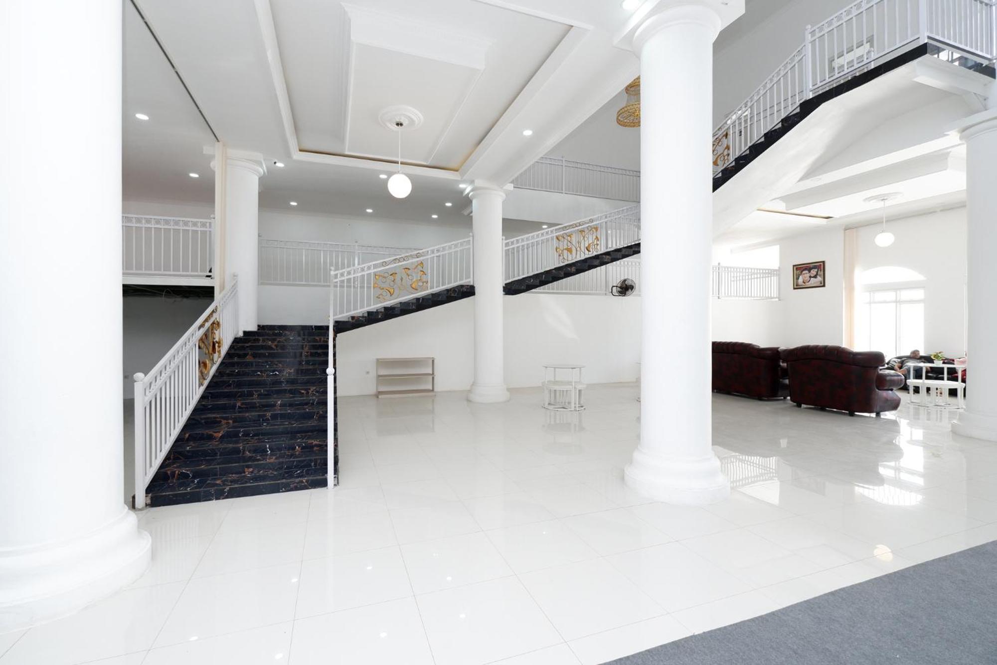 Griya Rw Family Guest House Redpartner Solo Exteriér fotografie