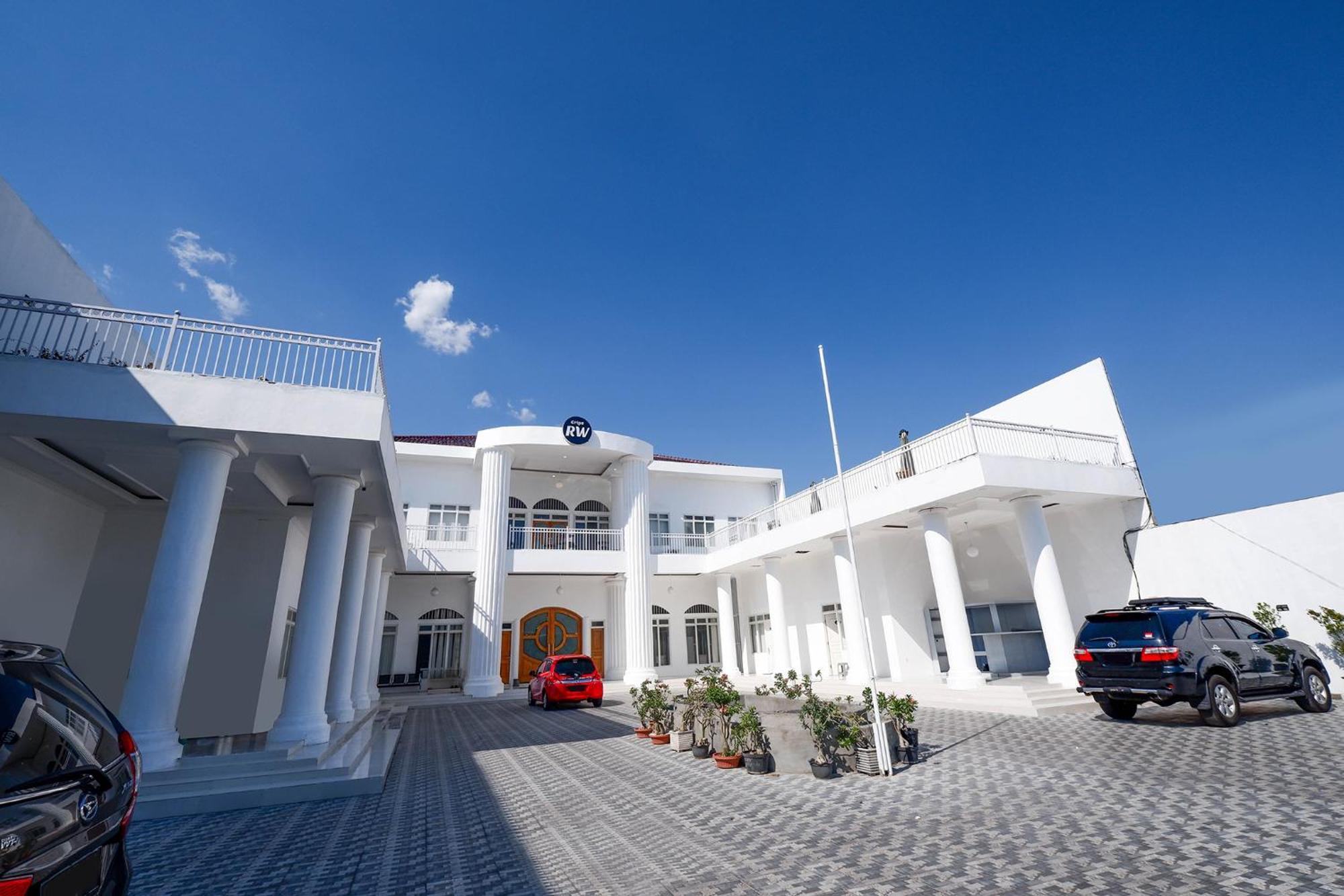 Griya Rw Family Guest House Redpartner Solo Exteriér fotografie