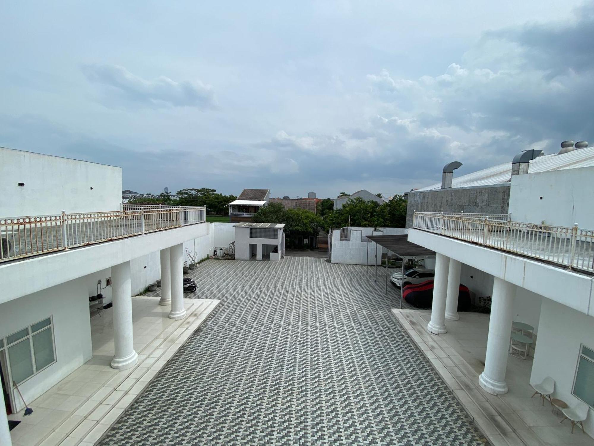 Griya Rw Family Guest House Redpartner Solo Exteriér fotografie