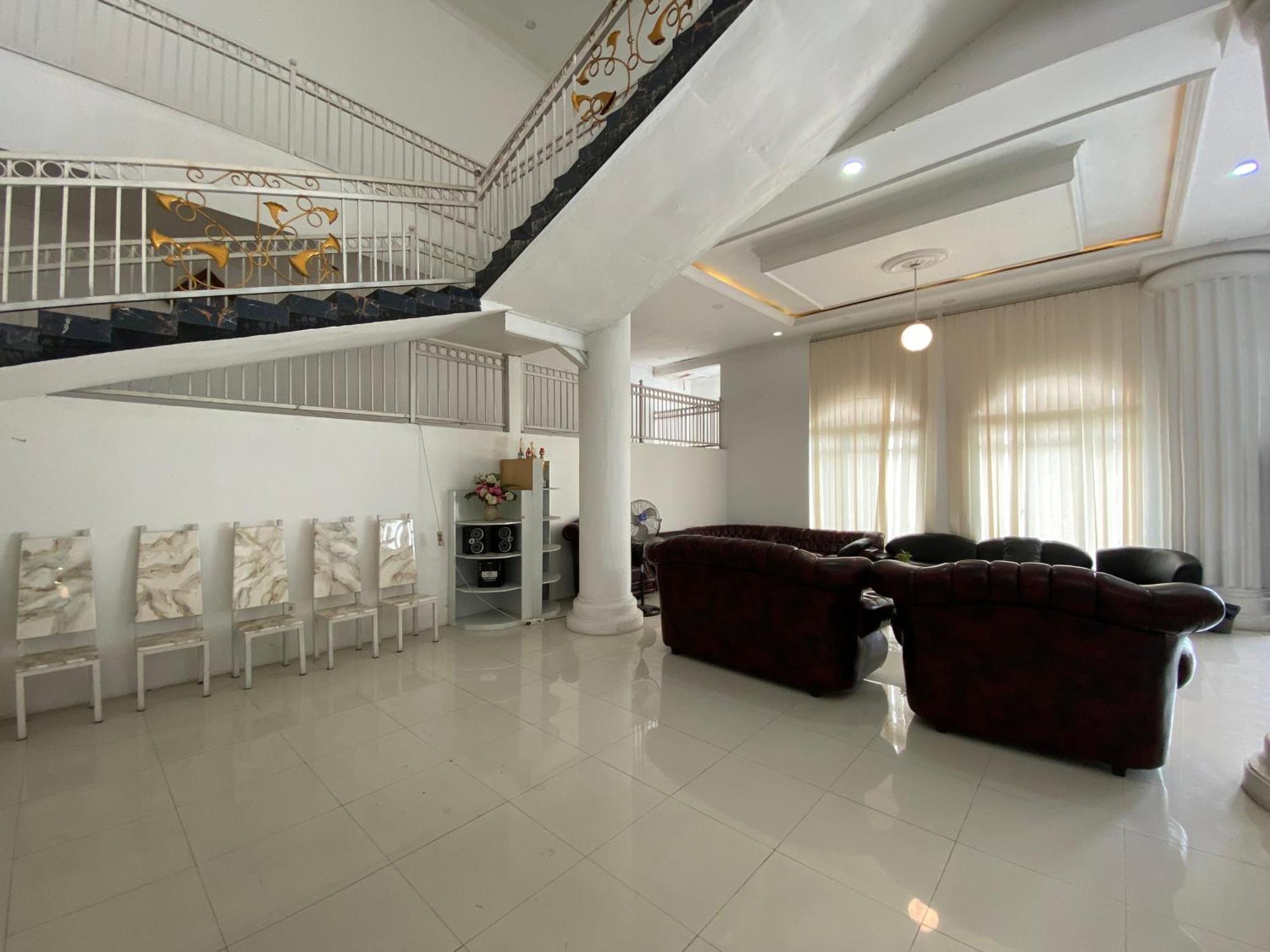 Griya Rw Family Guest House Redpartner Solo Exteriér fotografie