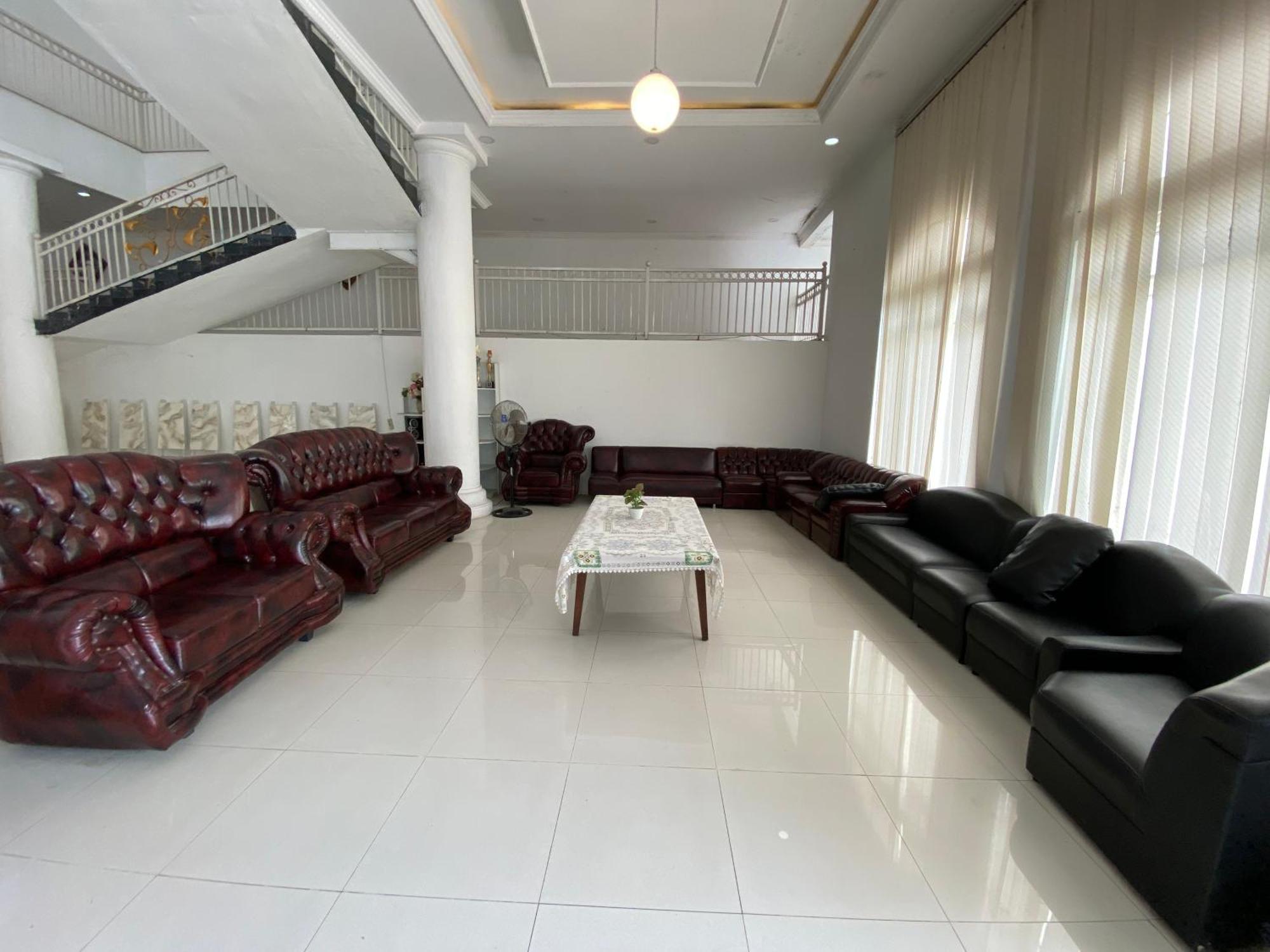 Griya Rw Family Guest House Redpartner Solo Exteriér fotografie