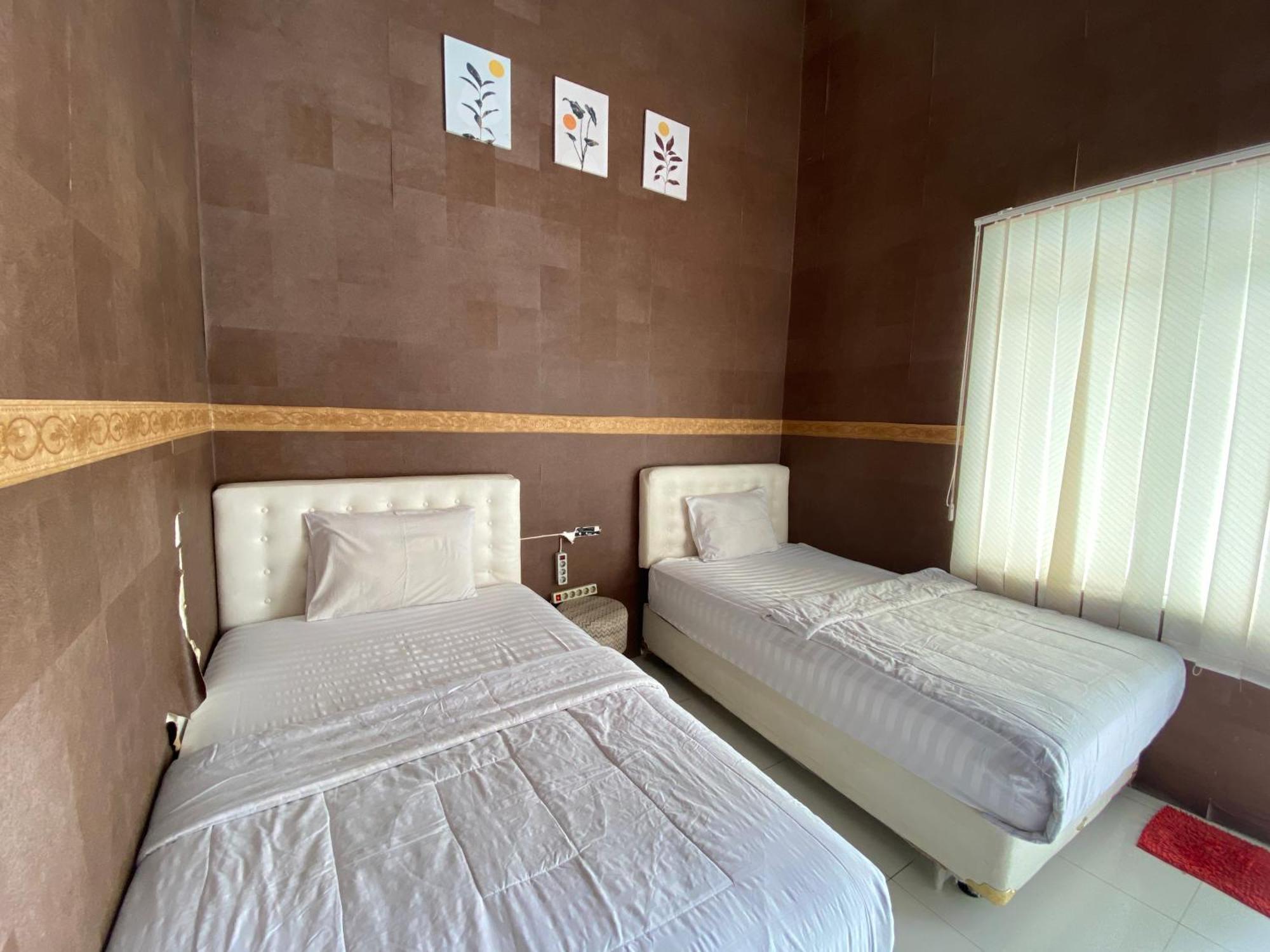 Griya Rw Family Guest House Redpartner Solo Exteriér fotografie