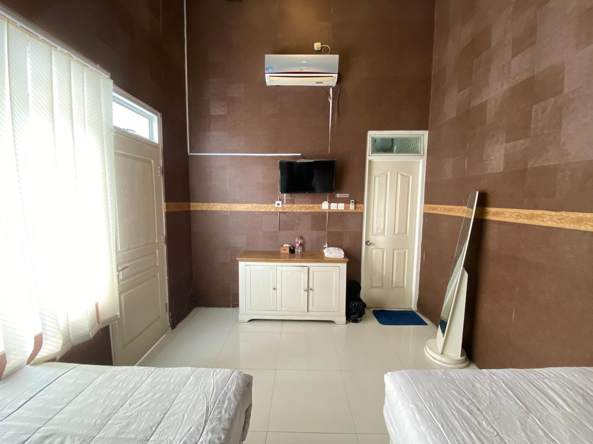 Griya Rw Family Guest House Redpartner Solo Exteriér fotografie